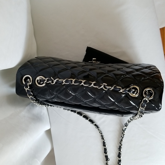 CHANEL Classic Flap Quilted Patent Bag. - Picture 11 of 16